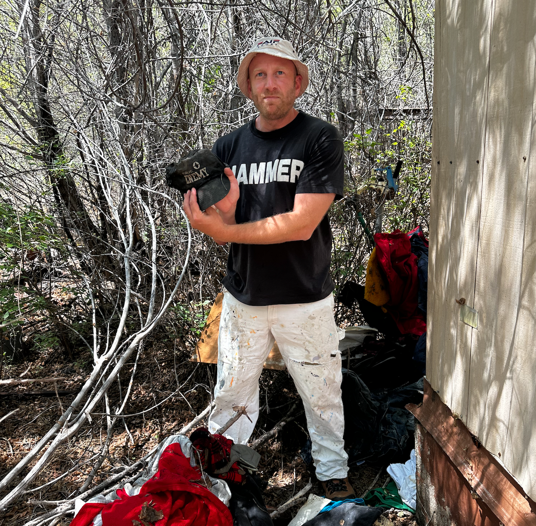 Digging abandoned houses for Vintage with Peter Jenney