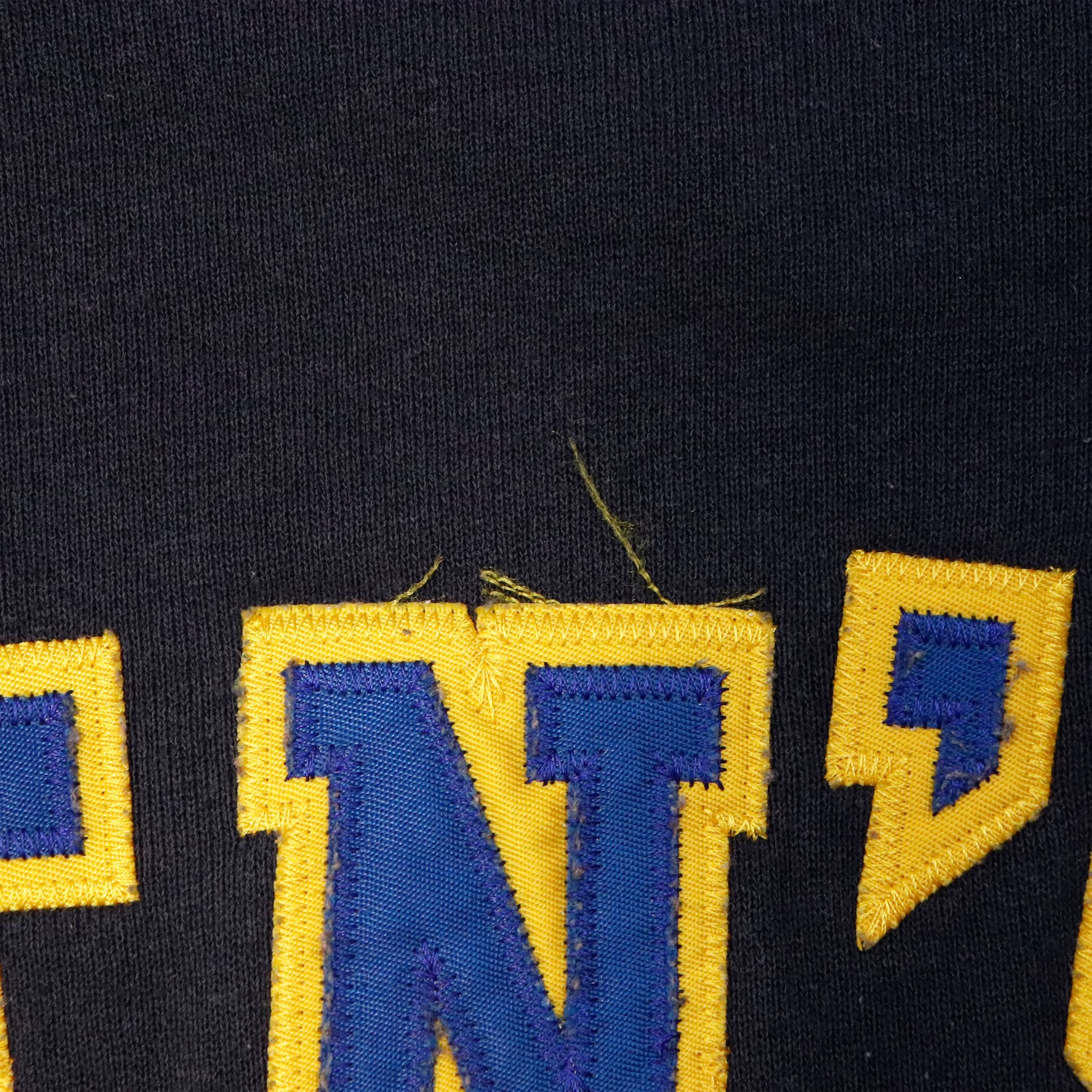 Vintage Marshlands Queen's University Embroidered Sweatshirt Size L