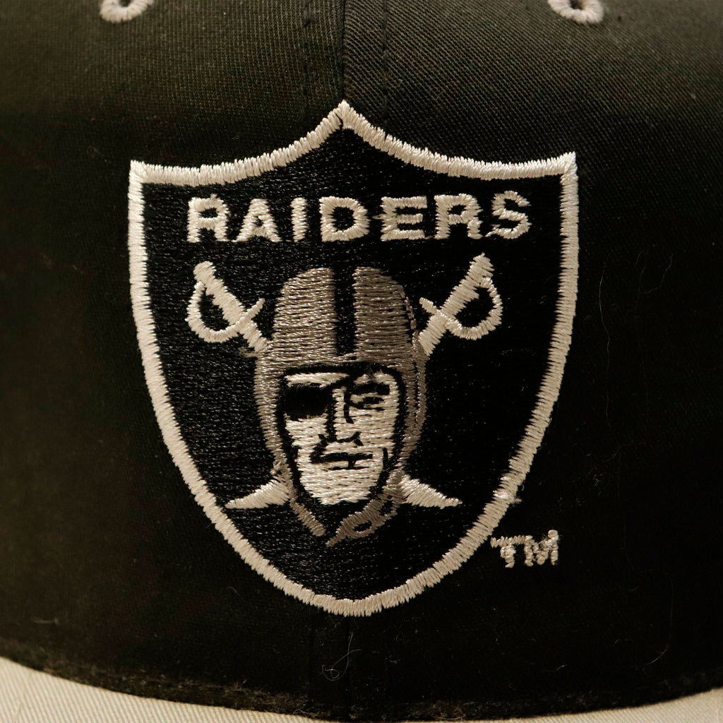 Vintage Raiders Black and White Snapback Hat Size One Size