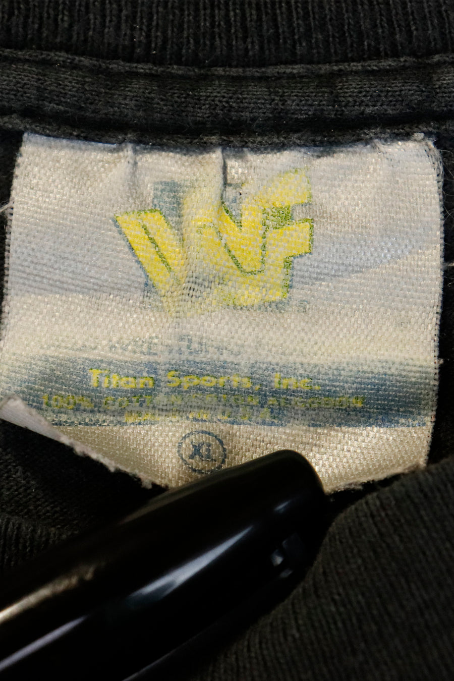 Vintage WWF Smack Down Hotel The Rock T Shirt Sz XL