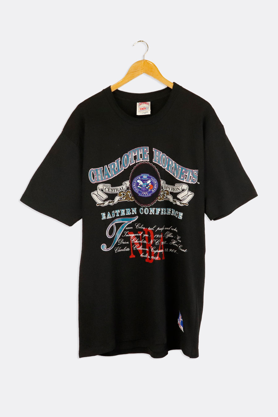 Vintage NBA Charlotte Hornets Spell Out Graphic Basket Ball T Shirt Sz L