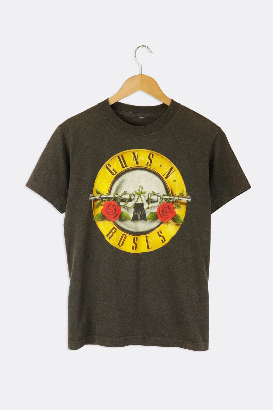 Vintage 2004 Guns And Roses Vinyl Circle Band Logo Roses With Thorns Around Guns Graphic T Shirt