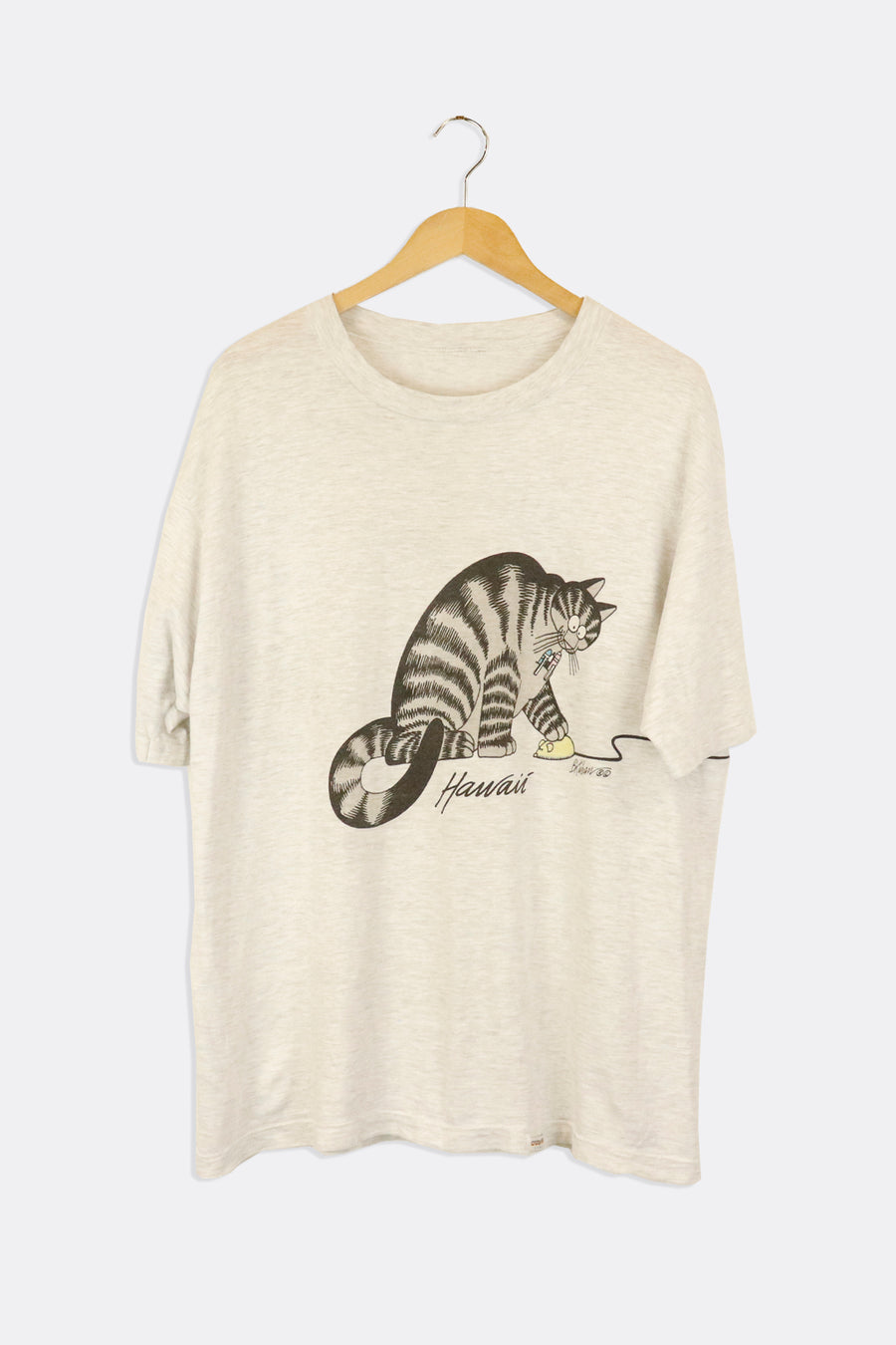 Vintage Hawaii Cat Laying On A Computer Playing With Mouse Graphic T Shirt