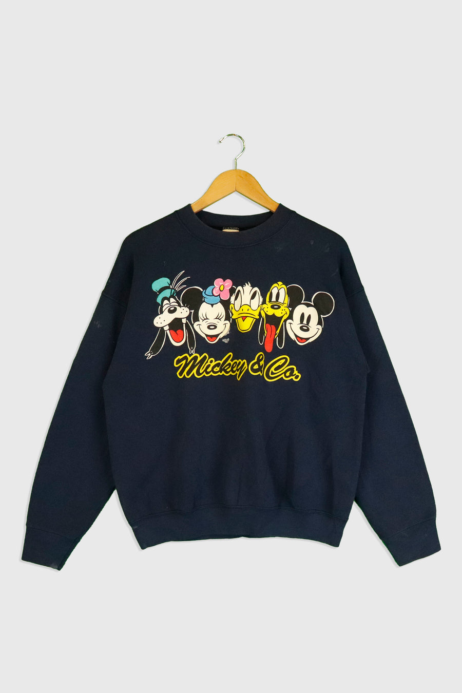 Vintage Mickey And Co Characters In A Line Crewneck Sweatshirt Sz L