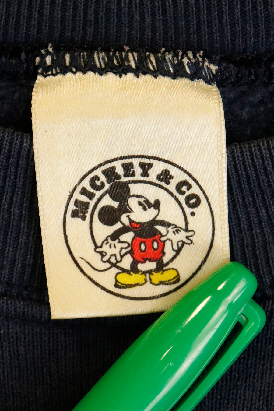 Vintage Mickey And Co Characters In A Line Crewneck Sweatshirt Sz L